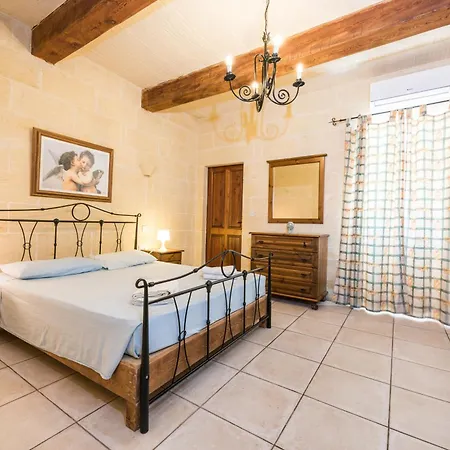 Semesterbostad 4 Bedroom With Private Pool & Views *