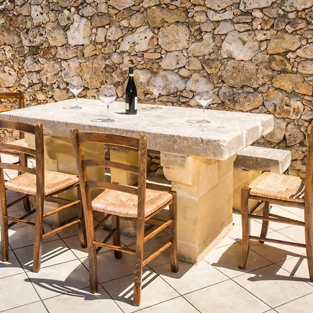 Semesterbostad 4 Bedroom With Private Pool & Views *