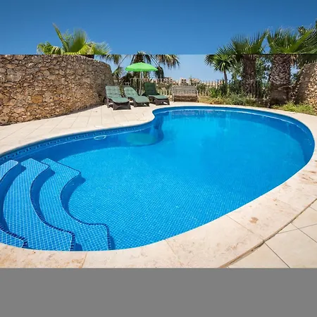 Semesterbostad 4 Bedroom With Private Pool & Views