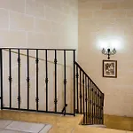 4 Bedroom With Private Pool & Views 度假居