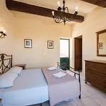4 Bedroom With Private Pool & Views 度假居 *