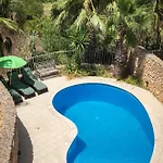4 Bedroom With Private Pool & Views 纳杜尔