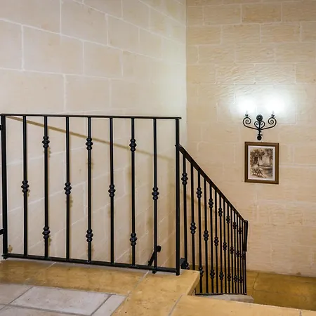 4 Bedroom With Private Pool & Views בית נופש